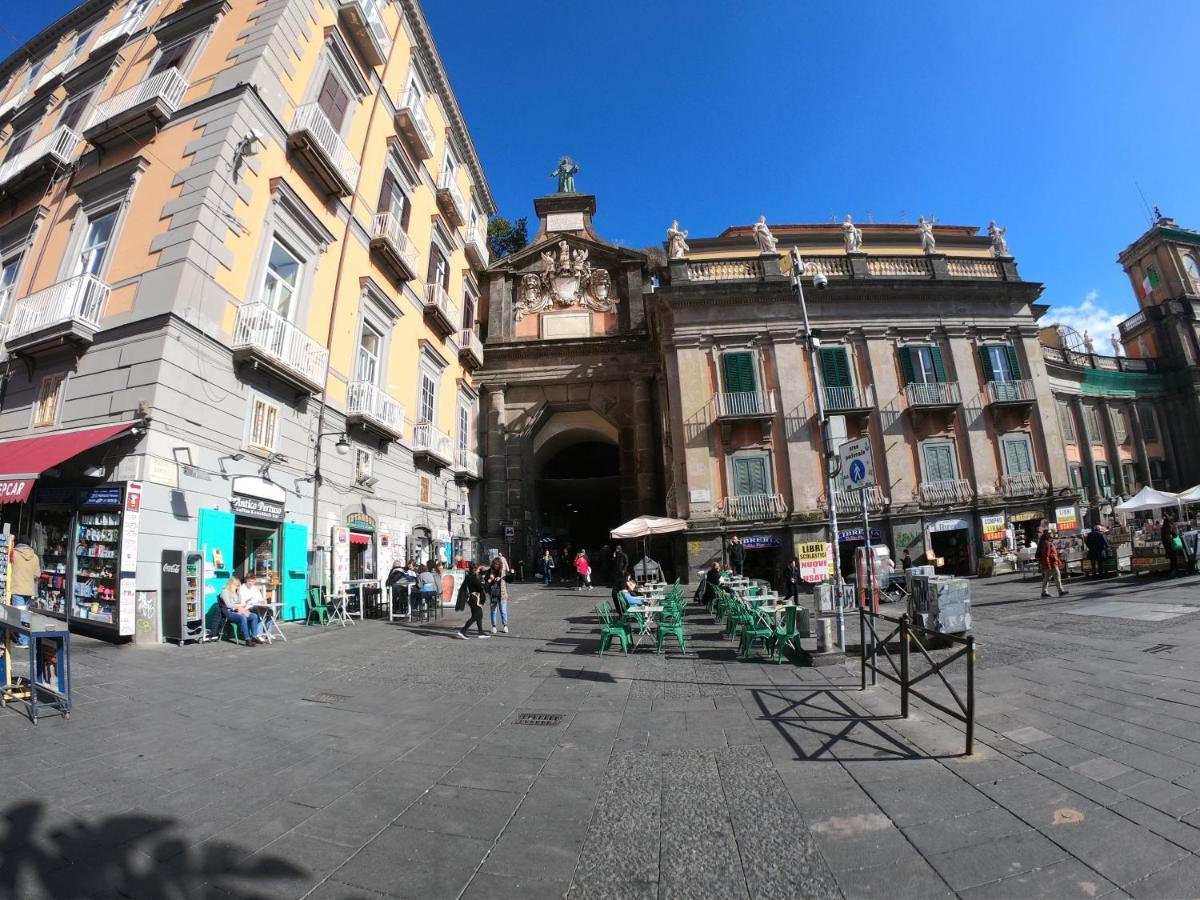 Di Sarno's Port'alba Apartment Naples